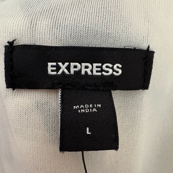 NWT Express | Large | Black & White Floral V-Neck Pleated Cross Back Maxi Dress - Picture 9 of 12